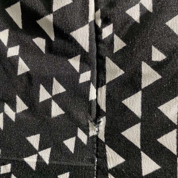 Black & White Printed Shorts by Tea Rose - Picture 6 of 7